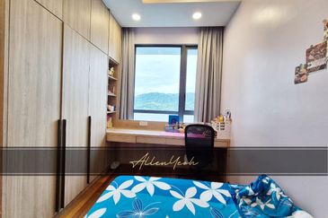 Queens Residences @ Queens Waterfront