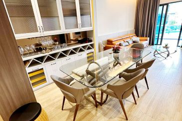 Queens Residences @ Queens Waterfront