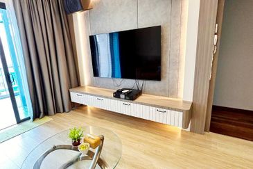 Queens Residences @ Queens Waterfront