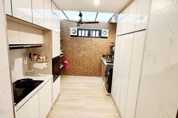 Queens Residences @ Queens Waterfront