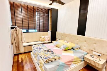 Queens Residences @ Queens Waterfront