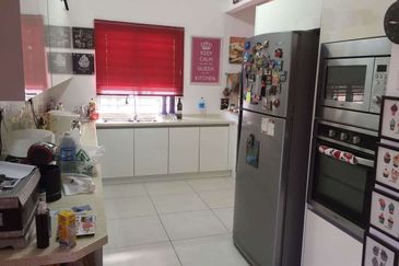 2sty house at Taman Melawati for sale, Hot location