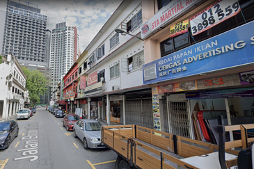 3 storey shop at Pudu for sale