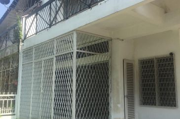 Semi-d house at Taman Melawati, ampang for sale
