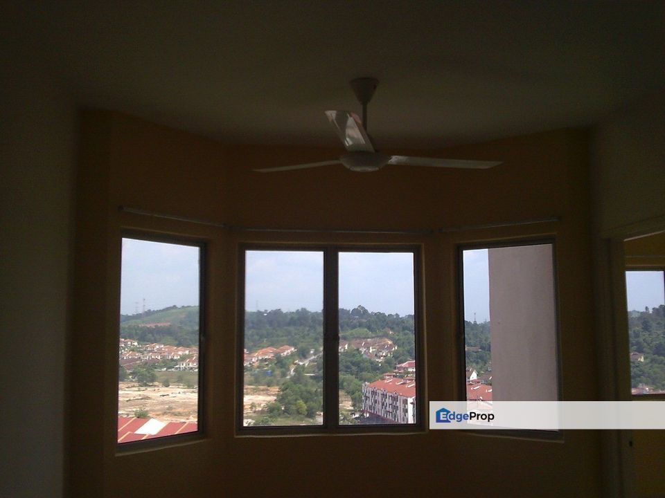 Desaminium Flora 1730sf Penthouse Taman Equine Seri Kembangan, Selangor, Puchong South