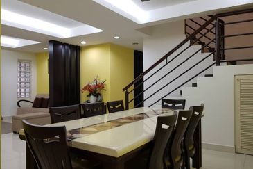 2 sty corner house at Bandar Sungai Long