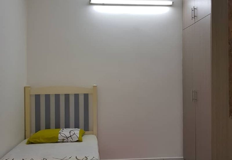 2 sty corner house at Bandar Sungai Long