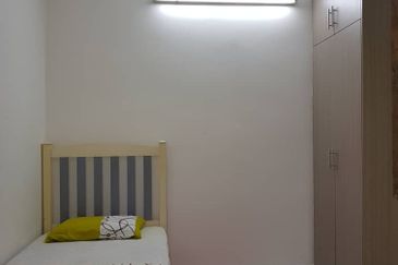 2 sty corner house at Bandar Sungai Long