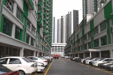 Parklane OUG Service Apartment