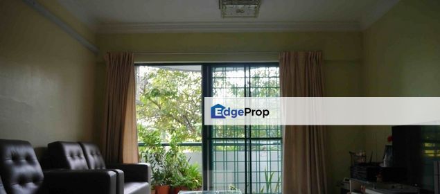 Pangsapuri Putra Impian for Sale low floor and reno seri kembangan, Selangor, Kajang