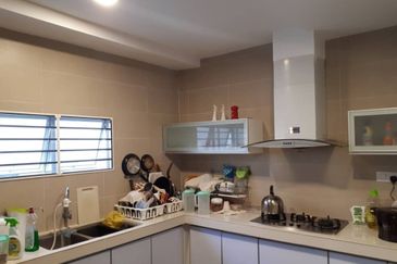 Persiaran Sungai Long 7