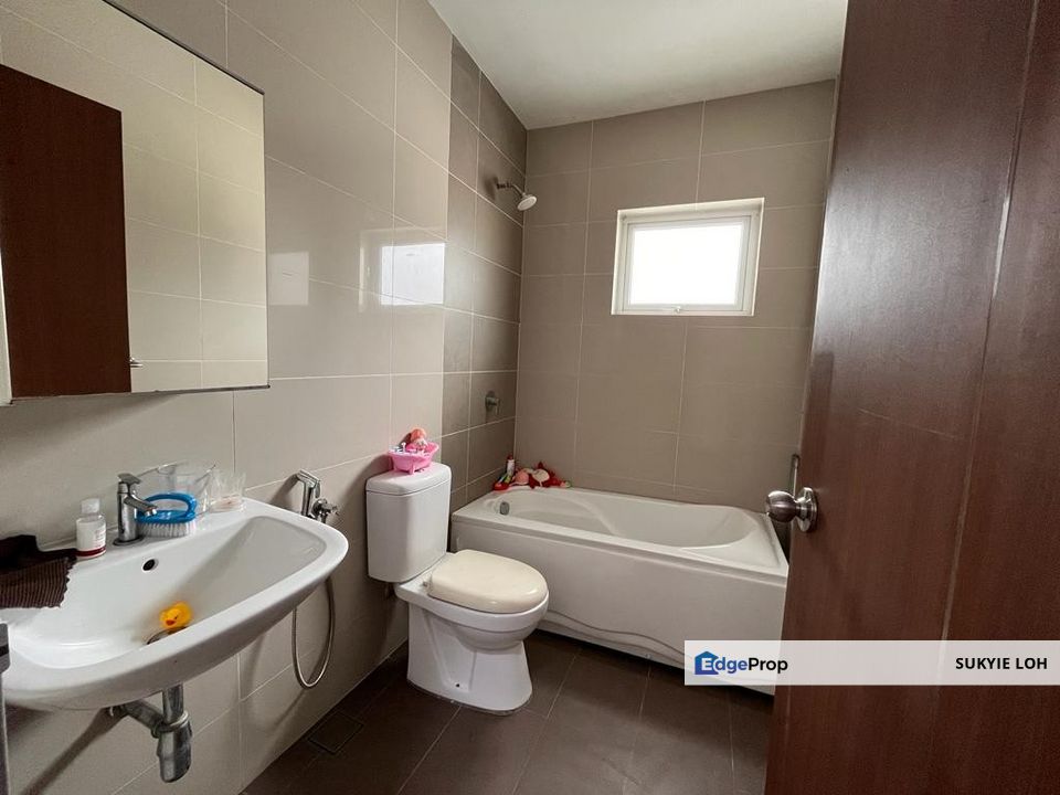 3 sty semi-d for sale 1080 Residences kajang, RENOVATED, Selangor, Kajang