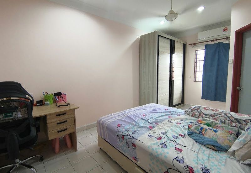 SL 4, Bandar Sungai Long