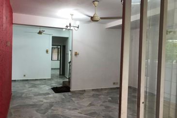 SL7, Bandar Sungai Long