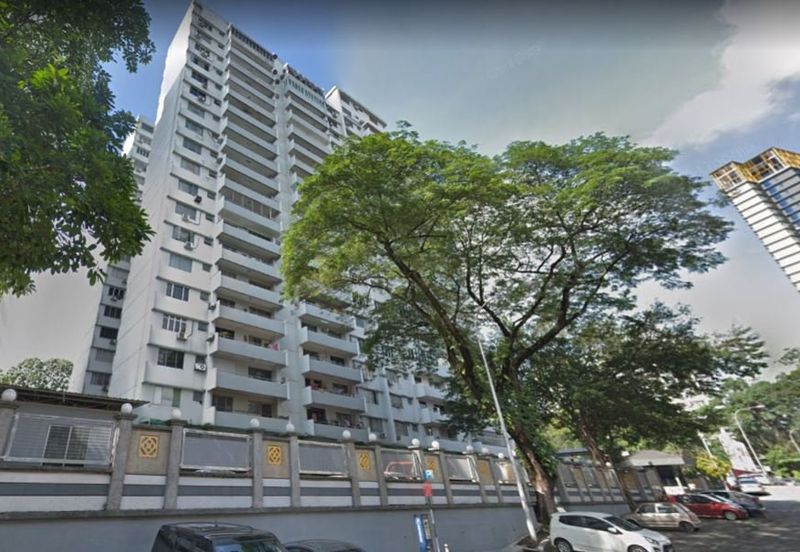 Most sensation tripleLevel Penthouse For SALE in KL city .