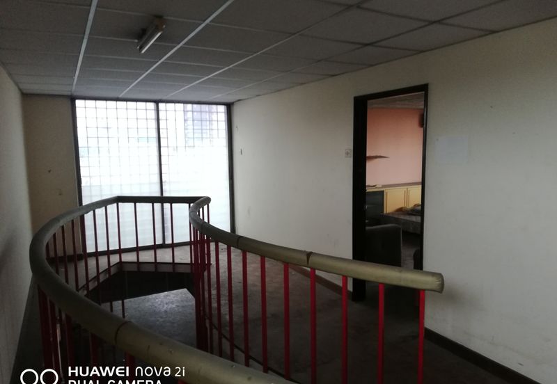 Most sensation tripleLevel Penthouse For SALE in KL city .