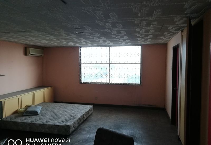 Most sensation tripleLevel Penthouse For SALE in KL city .