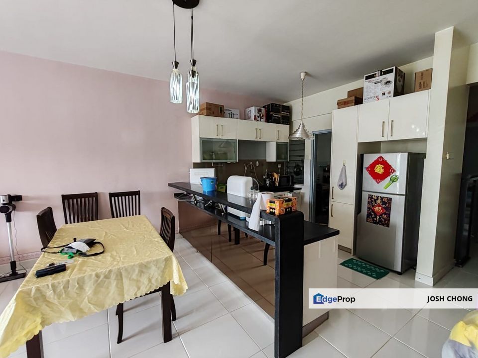 Beautiful Home Facing Wawasan Renovated Well Kept Unit Walking To LRT Station, Selangor, Puchong