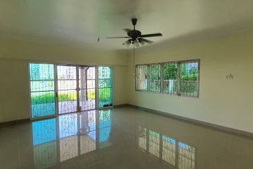 Semi Detached in Bandar Puteri 9 Puchong Renovated for Sale