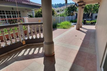 Semi Detached in Bandar Puteri 9 Puchong Renovated for Sale