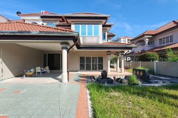 Semi Detached in Bandar Puteri 9 Puchong Renovated for Sale