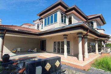 Semi Detached in Bandar Puteri 9 Puchong Renovated for Sale