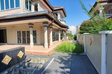 Semi Detached in Bandar Puteri 9 Puchong Renovated for Sale