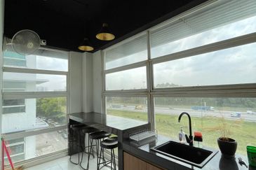 Laman Seri Business Park