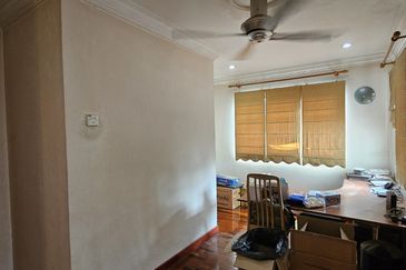 Corner Kota Kemuning Double Storey House Renovated for SALE