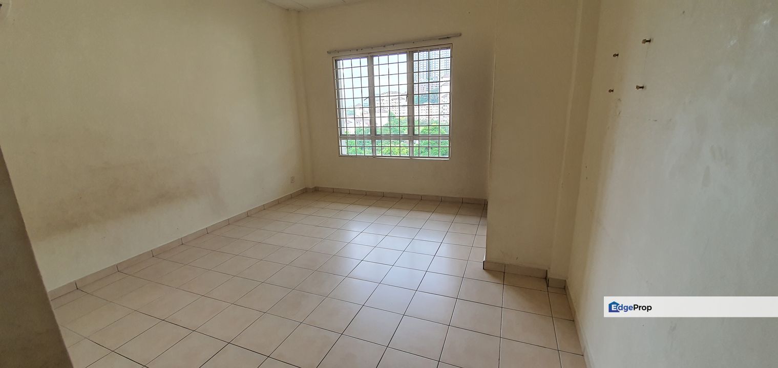 Beautiful Paradesa Tropika Bandar Sri Damansara for Sale, Selangor, Bandar Sri Damansara