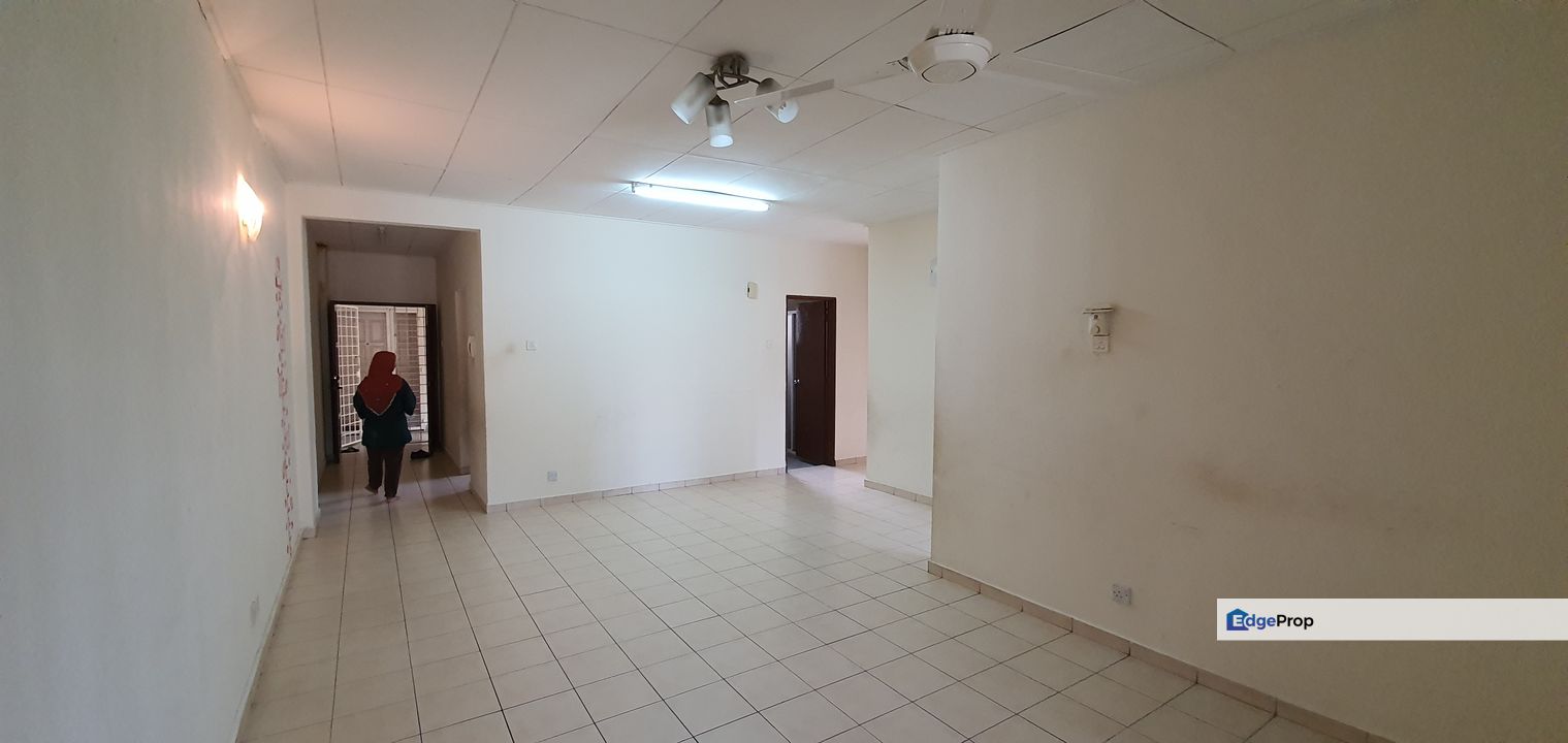 Beautiful Paradesa Tropika Bandar Sri Damansara for Sale, Selangor, Bandar Sri Damansara