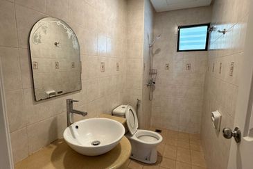 Sunway SPK Two and Half Storey House for Sale