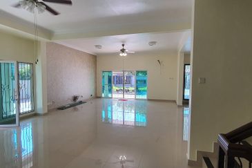 Beautiful Semi Detached in Bandar Puteri Puchong 9 For SALE