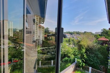 Beautiful Semi Detached in Bandar Puteri Puchong 9 For SALE