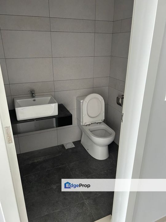 Amani Residency Penthouse with 4 Car Parks Bdr Puteri Puchong For SALE, Selangor, Puchong