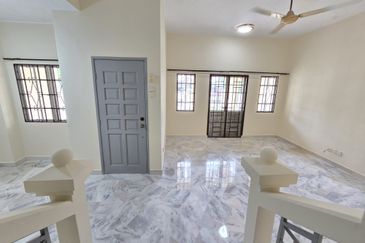 Beautiful Home Gated Guarded Strategic Location Freehold