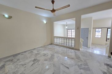 Beautiful Home Gated Guarded Strategic Location Freehold