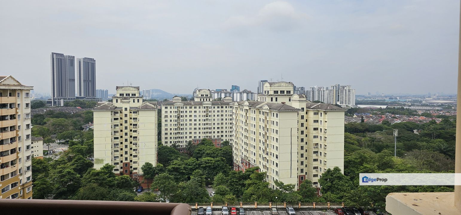 Beautiful Renovated Saraka Apartment Puchong for SALE, Selangor, Puchong