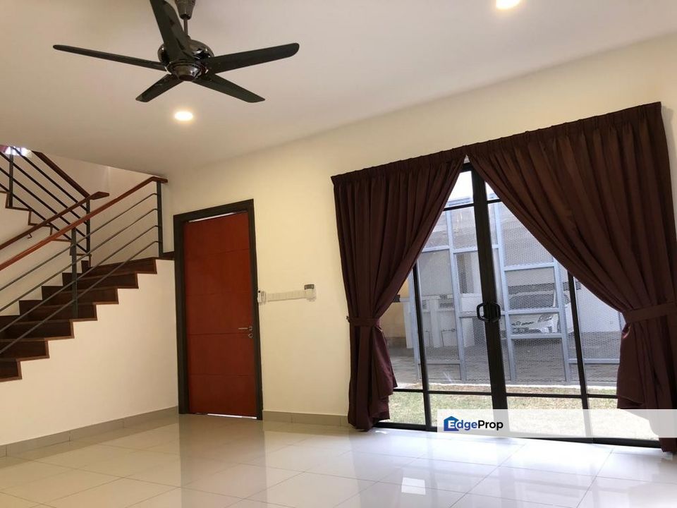 Sunway Eastwood Three Storey House Seri Kembangan For Sale, Selangor, Seri Kembangan