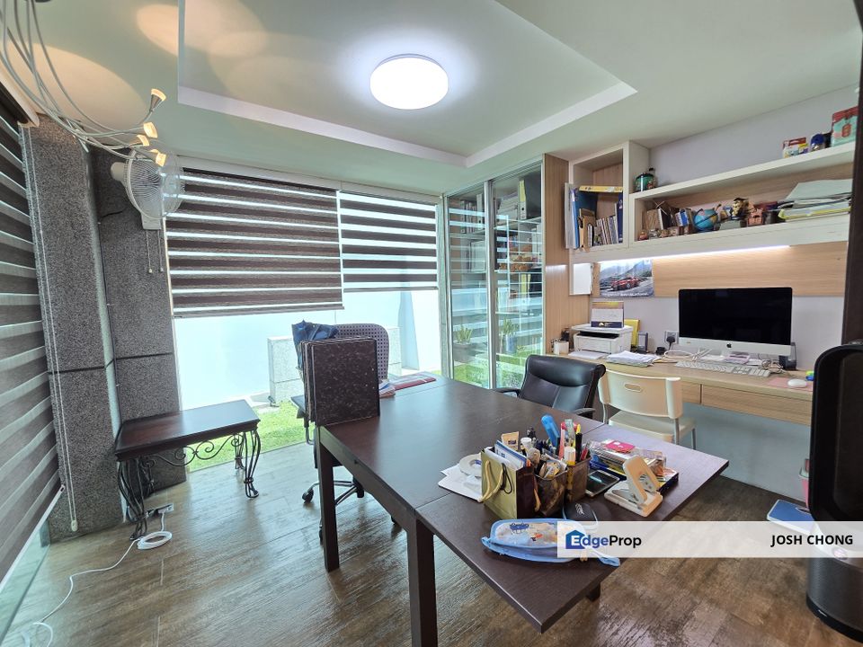 Beautiful 3 Storey Bungalow Renovated Gated Guarded Walking To LRT Station, Selangor, Putra Heights