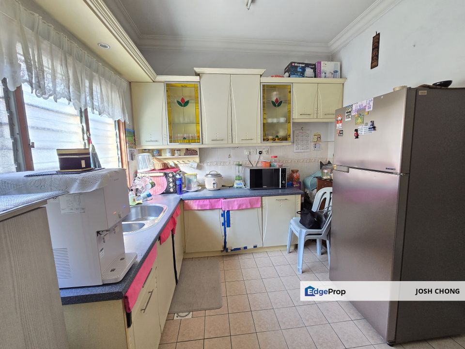 Beautiful Home Renovated Gated Guarded Walking To Chinese School & LRT Station, Selangor, Subang Jaya