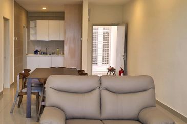 Value Buy Property Top Floor with Golf View Walking To UTAR Freehold