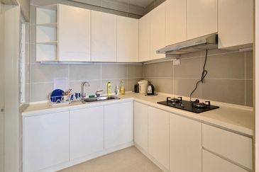 Value Buy Property Top Floor with Golf View Walking To UTAR Freehold