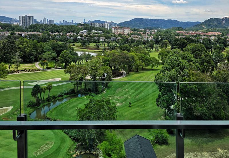 Value Buy Property Top Floor with Golf View Walking To UTAR Freehold