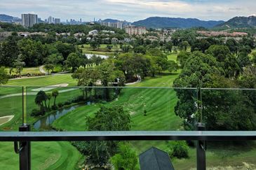 Value Buy Property Top Floor with Golf View Walking To UTAR Freehold