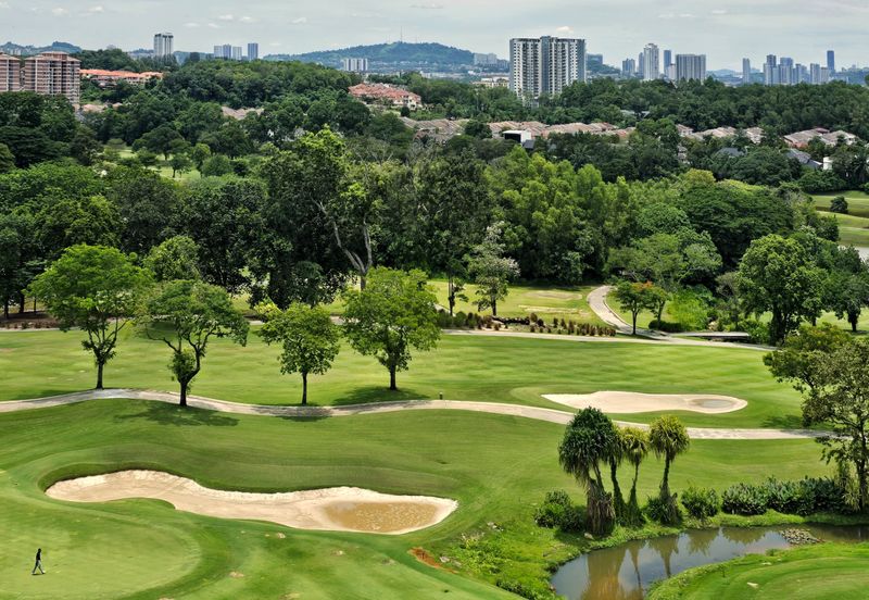 Value Buy Property Top Floor with Golf View Walking To UTAR Freehold