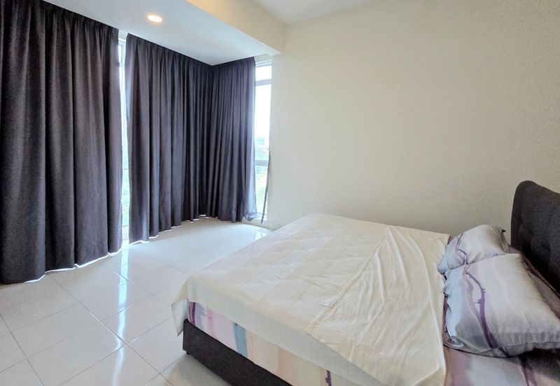 Value Buy Property Top Floor with Golf View Walking To UTAR Freehold