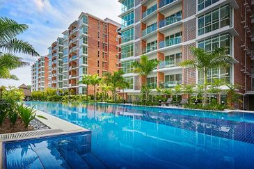 Value Buy Property Top Floor with Golf View Walking To UTAR Freehold