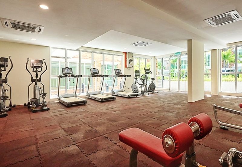 Value Buy Property Top Floor with Golf View Walking To UTAR Freehold