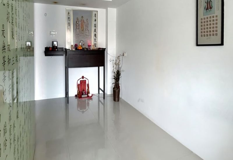 Beautiful Semi-D At Hillside Strategic Location Freehold